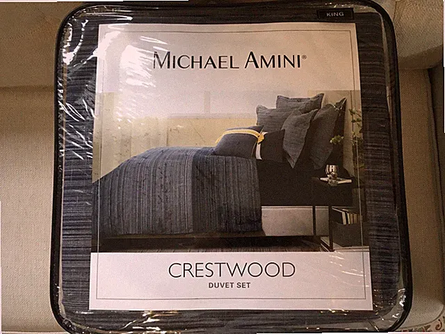 Michael Amini Crestwood Duvet Set